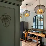 Apartamento Alte Schule Wittenberg, 3 Fuer Bis Zu 12 Personen, An Der Elbe, Mit Garten