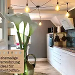 Alte Schule Wittenberg, 3 Fuer Bis Zu 12 Personen, An Der Elbe, Mit Garten