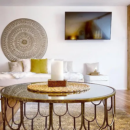 Apartament Alte Schule Wittenberg, 3 Fuer Bis Zu 12 Personen, An Der Elbe, Mit Garten