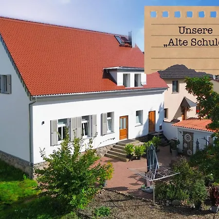 Apartment Alte Schule Wittenberg, 3 Fuer Bis Zu 12 Personen, An Der Elbe, Mit Garten Wittenberg