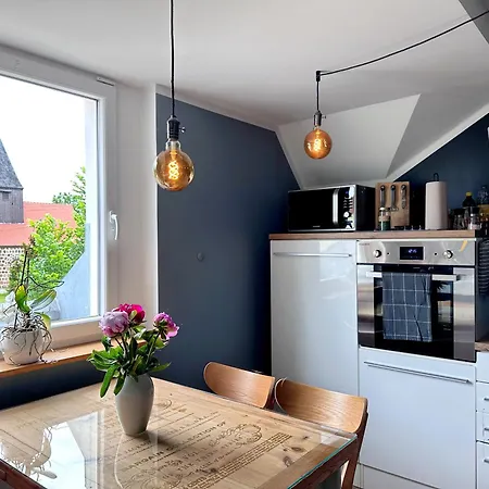 Apartment Alte Schule Wittenberg, 3 Fuer Bis Zu 12 Personen, An Der Elbe, Mit Garten *