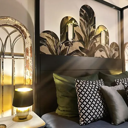 Apartment Alte Schule Wittenberg, 3 Fuer Bis Zu 12 Personen, An Der Elbe, Mit Garten *
