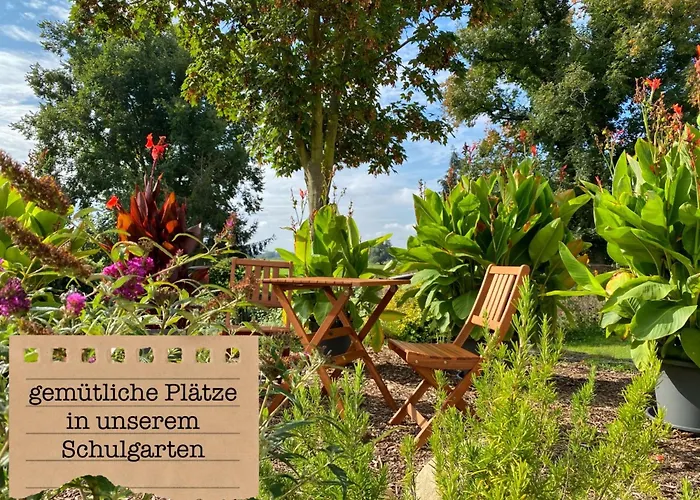 Apartmán Alte Schule Wittenberg, 3 Fuer Bis Zu 12 Personen, An Der Elbe, Mit Garten